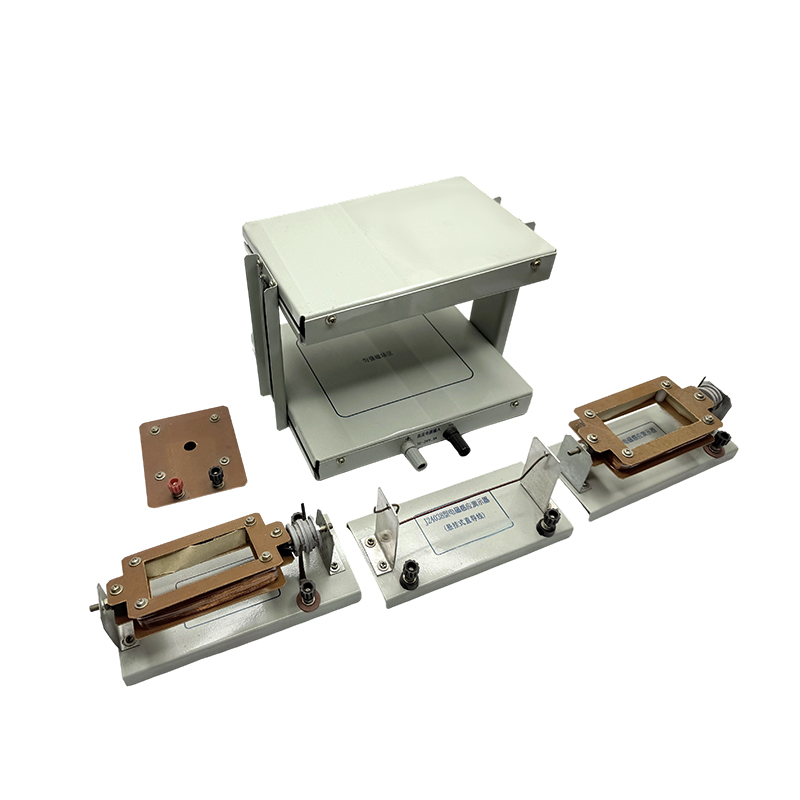 Taispeántas ionduchtaithe leictreamaighnéadach d'ionstraimí sinsearacha ardscoile / fisice / saotharlainne